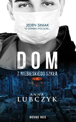 Dom z niebieskiego szkła